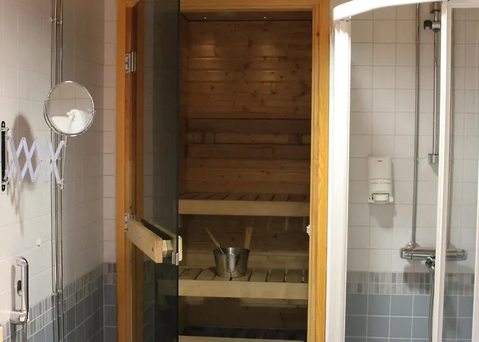 Economy Savonia فندق 3*